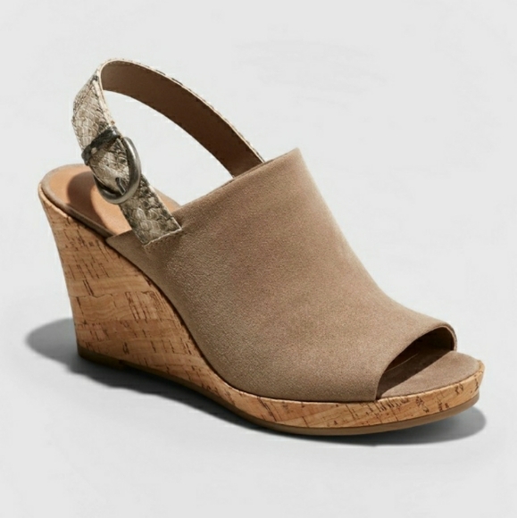 Universal Thread Sasha Faux Suede Wedges Size 8 NWOT - Picture 1 of 9